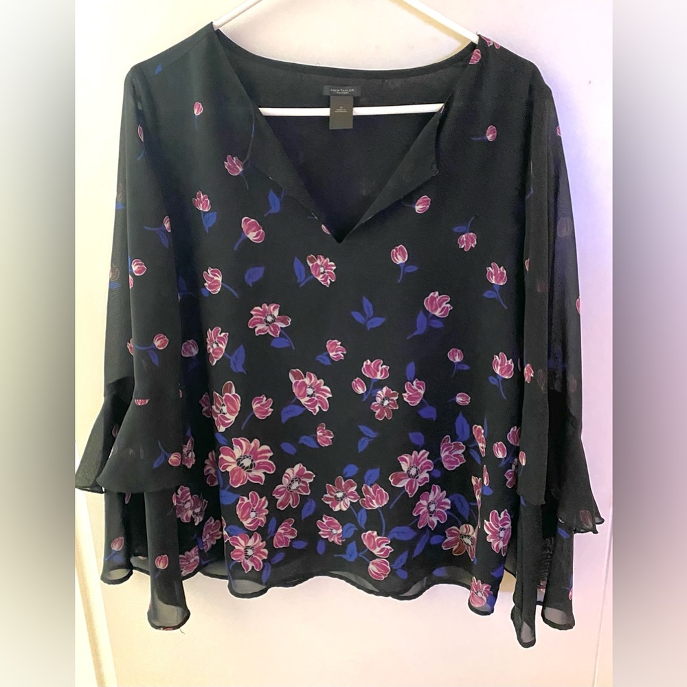 Ann Taylor Floral Top Medium